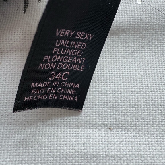 Victoria’s Secret Very Sexy Black Lace Unlined Plunge Bra 34C - Picture 5 of 7